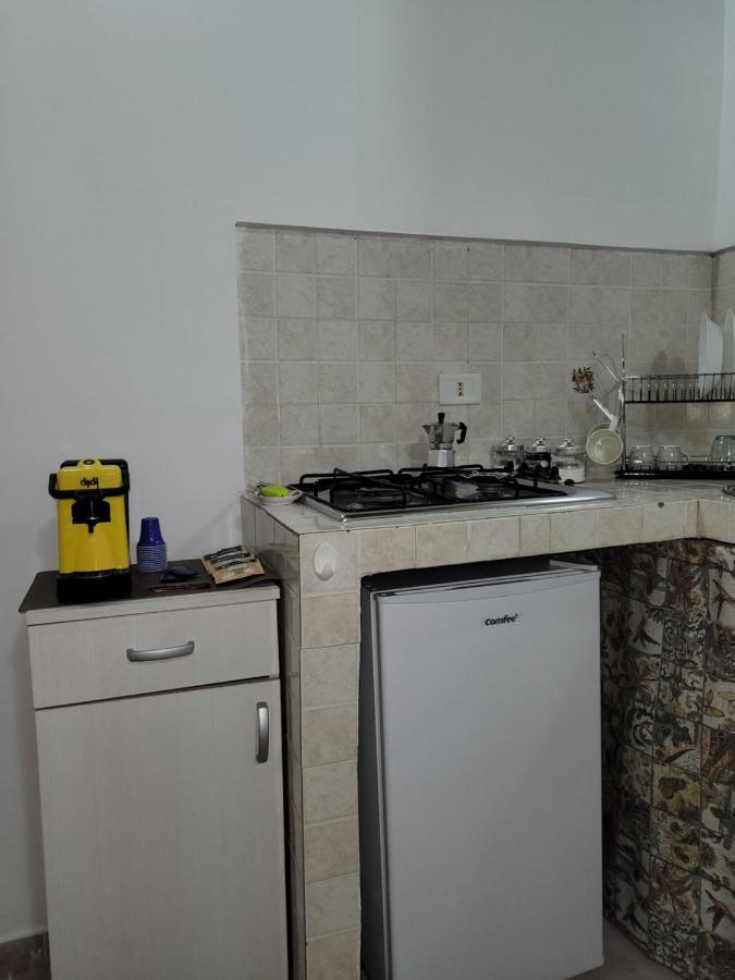 דירות סירקוזה Casetta Lucilla מראה חיצוני תמונה