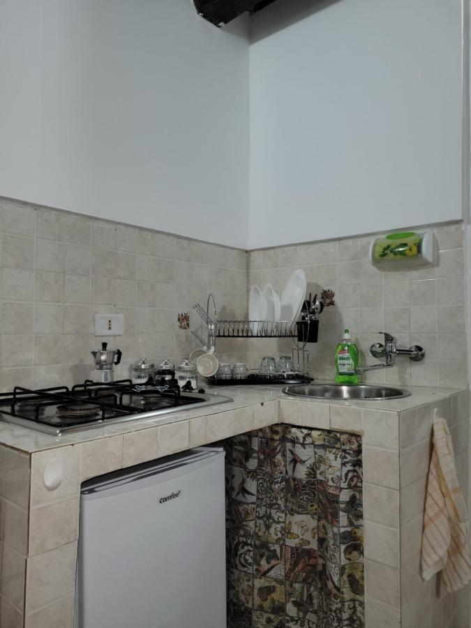 דירות סירקוזה Casetta Lucilla מראה חיצוני תמונה